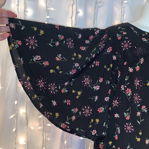 LANE BRYANT ⭐️ Ángel Wing Black Floral Blouse - Picture 3 of 8